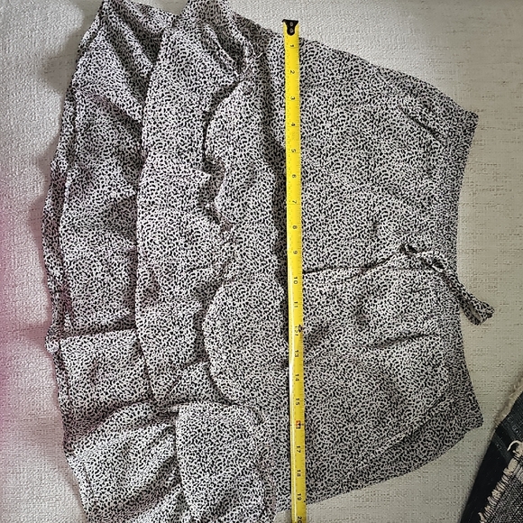 Sienna Sky Women's Black and Gray Lined Ruffle With Pockets Skirt Med Like New - Picture 6 of 12